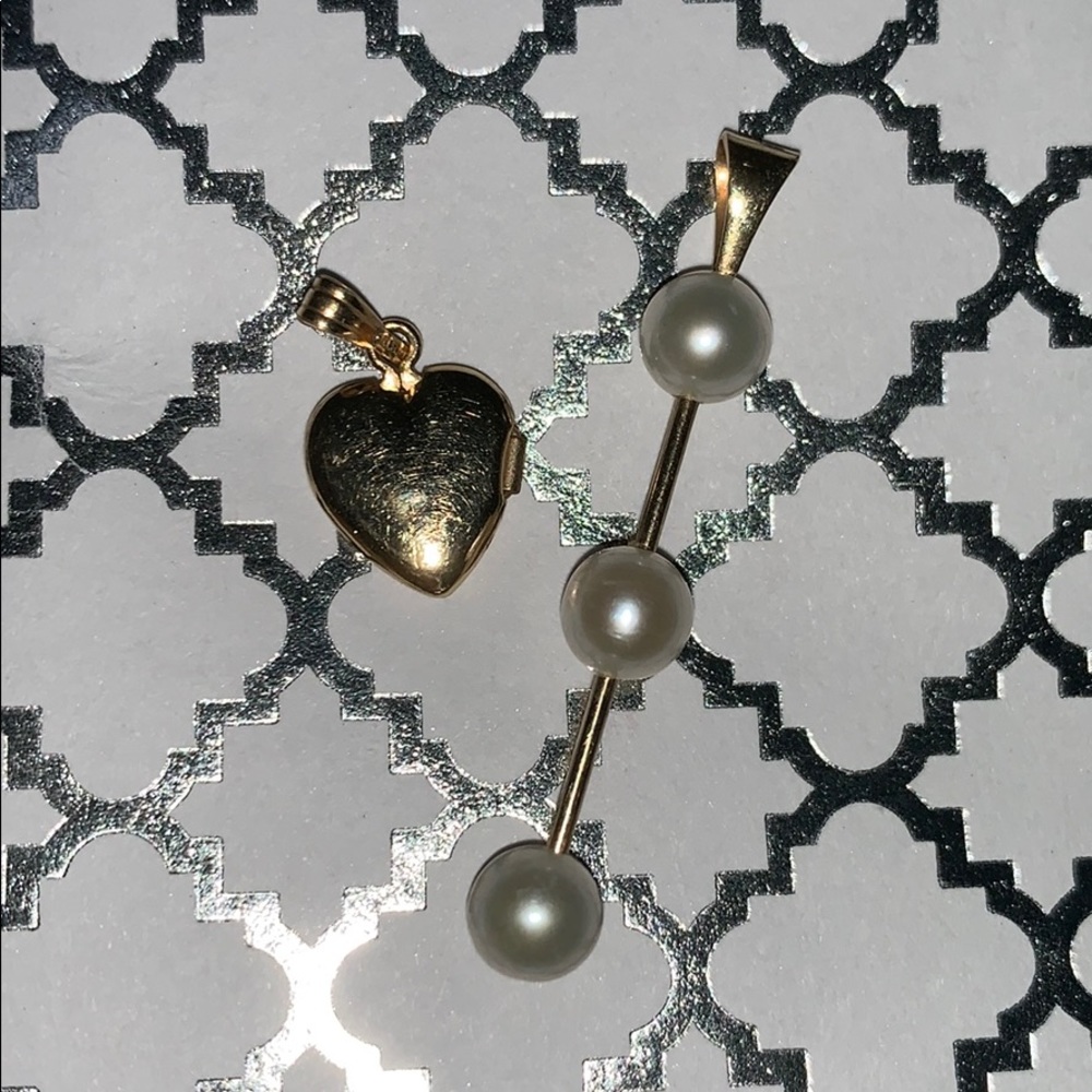 Gold and pearl locket and pendant.